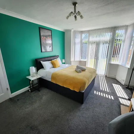 Solihull Shared House * Acocks Green