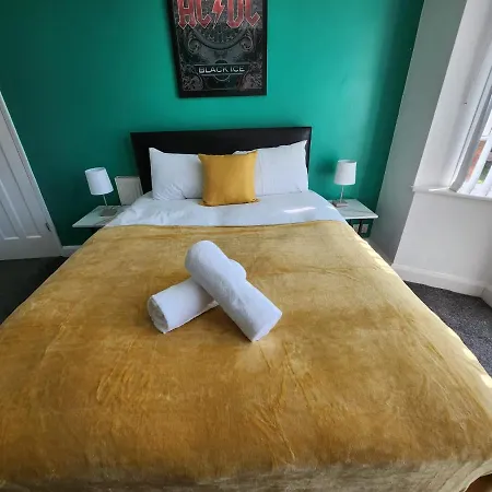 Guest house Solihull Shared House *